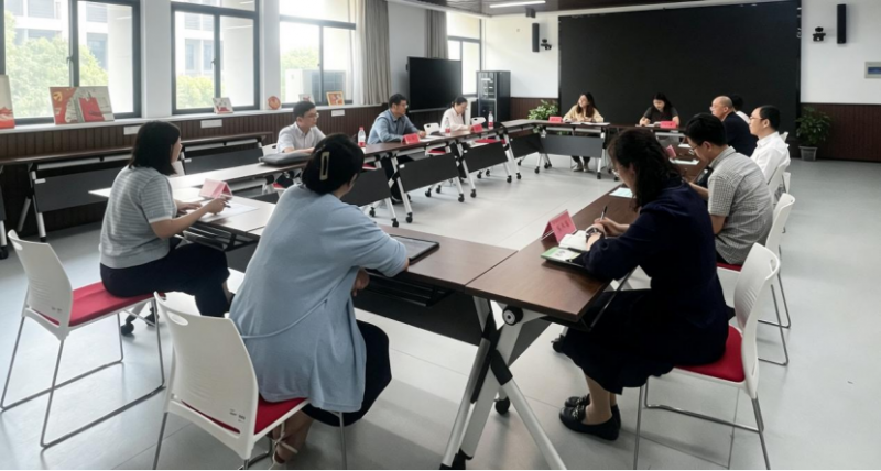 省高校思政课‌高职高专分教指委主任委员王伟一行来校开展听课与调研指导
